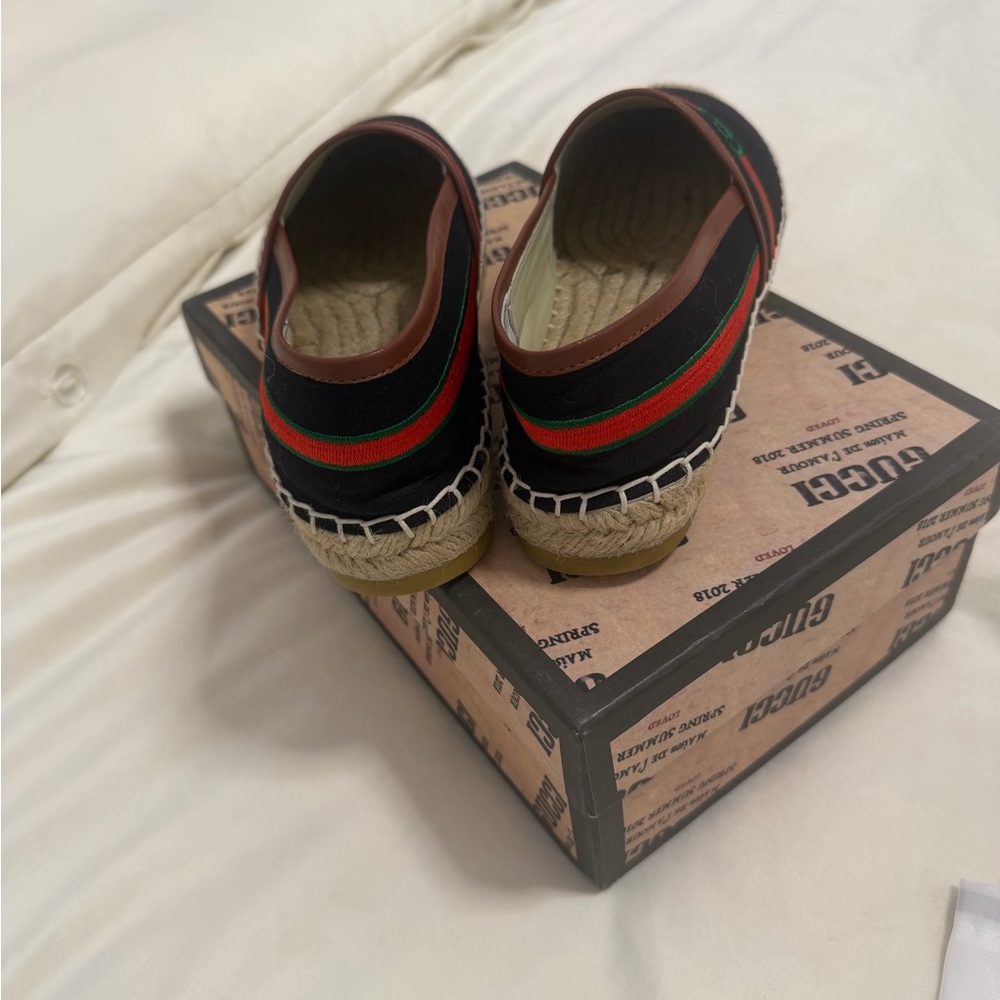 Gucci Black and Brown Loafers with Green and Red Accents - Picture 4 of 7